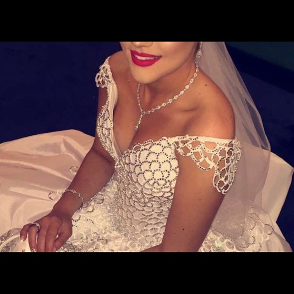 Wedding dress with receipt attached - Picture 3 of 8